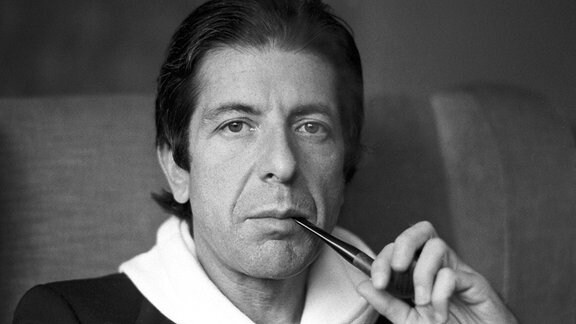 Der kanadische Sänger und Rock-Poet Leonard Cohen am 28.04.1976 in Frankfurt am Main.