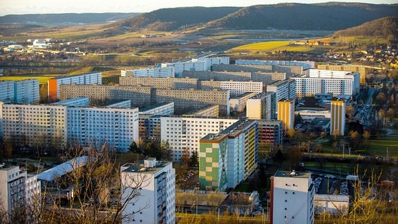 Wohngebiet Jena-Lobeda , Plattenbauten reihen sich aneinander
