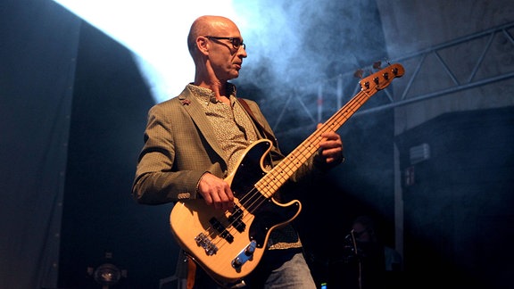 Hartmut Leisegang, Bassist von Keimzeit