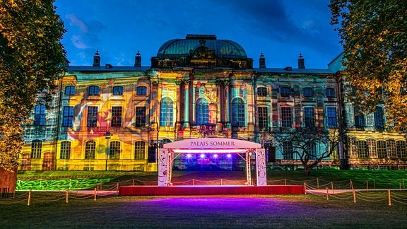 Fassadenprojektion am Japanischen Palais in Dresden