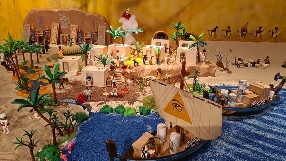 Ein Diorama aus Playmobil zeigt eine Szene aus dem alten Ägypten.