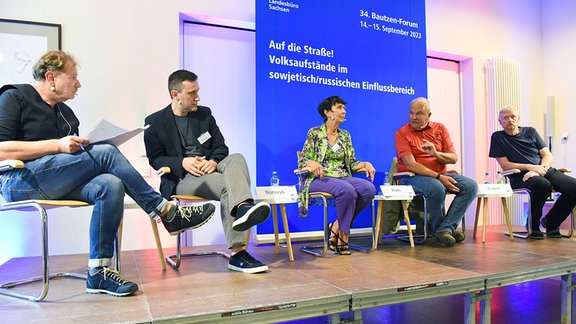 im Bild von links nach rechts: Stefan Nölke,  Mykola Borovyk, Heidi Roth, Rainer Eckert, Peter Gräfe