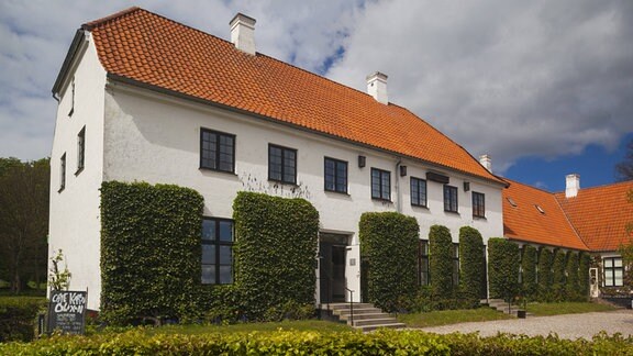 Das Karen-Blixen-Museum im ehemaligen Geburts- und Wohnhaus der dänischen Schriftstellerin Karen Blixen (1885 - 1962) in Rungsted, Dänemark