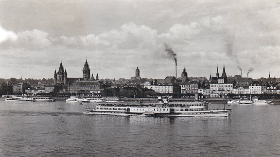 Stadtansicht Mainz vom rechtsrheinischen Kastel aus gesehen um 1936