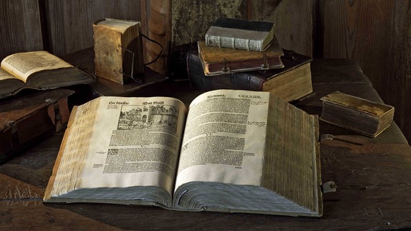 Die sogenannte Wartburg-Bibel, in der Übersetzung Martin Luther, gedruckt von bei Hans Luft Wittenberg, 1541 