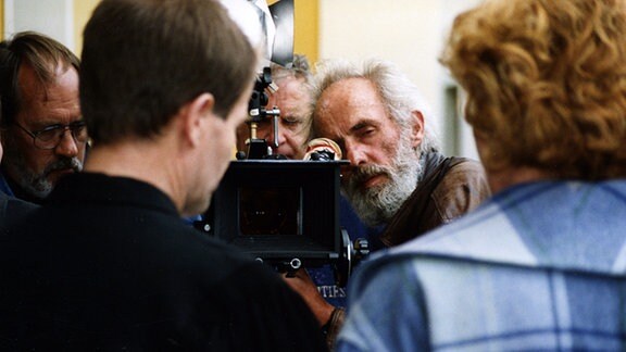 Kameramann Roland Dressel bei Dreharbeiten