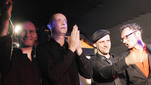 V.l.n.r.: Gitarrist Chris Hinze, Sänger Kai-Uwe Kohlschmidt, Schlagzeuger Lars Neugebauer und Bassist Tilman Fürstenau (alle Sandow)