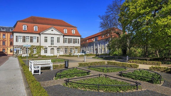  Prinzessinnenhaus in Köthen am Schlossplatz mit Marstall im Stadtzentrum von Köthen.