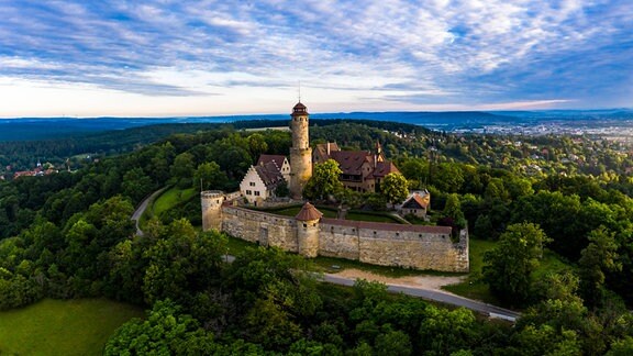 Schloss Altenburg aus der Luft.