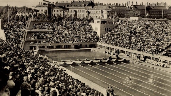 Schwimmstadion Leipzig in den 1930er-Jahren
