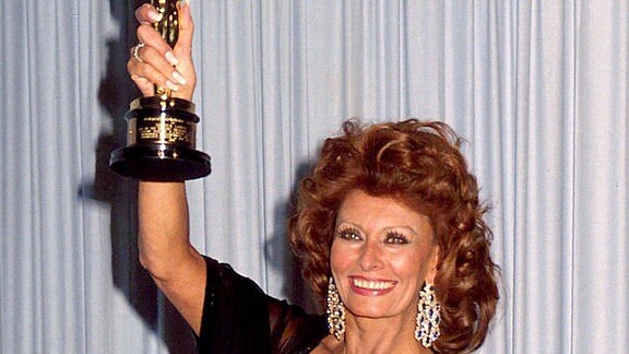 Sophia Loren mit Oscar