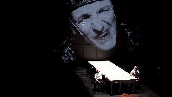 Spielszene Hamlet am Theater Dessau 