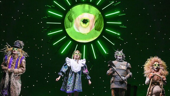 Spielszene: "Der Zauberer von Oz" am Staatsschauspiel Dresden