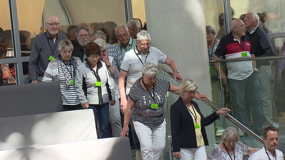 Senioren kommen zur in den Bundestag