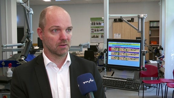 Marc-Oliver Löw, Direktor IAT