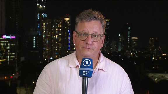 Ein reporter aus Tel Aviv