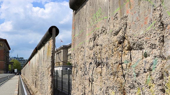 Wie Lange Dauerte Der Bau Der Berliner Mauer Der Bau der Berliner Mauer am 13. August 1961 | MDR.DE