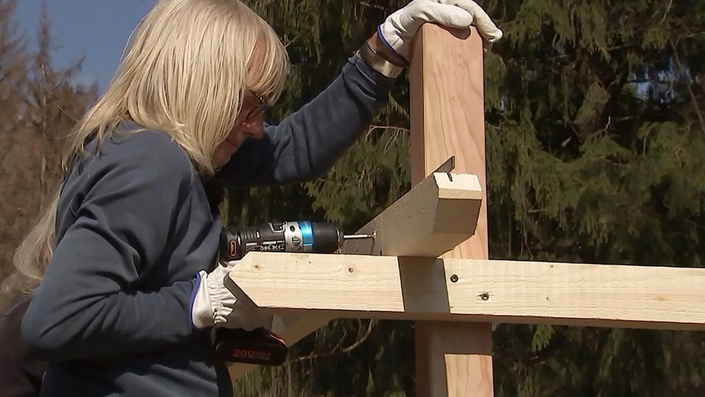 Eine Pergola Als Rankgerust Und Schattenspender Bauen Mdr De