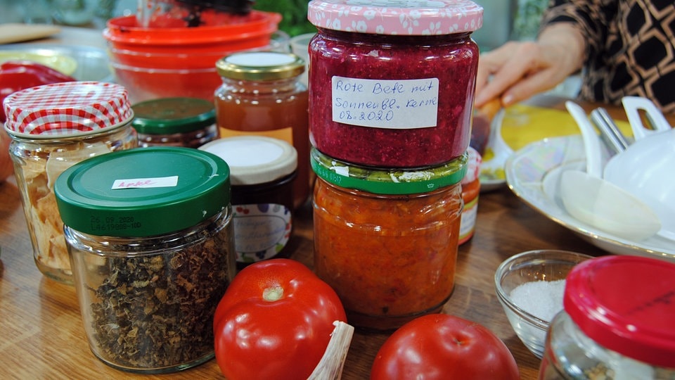 Rezept für Rote-Bete-Aufstrich mit Paprika und Tomate nach ...