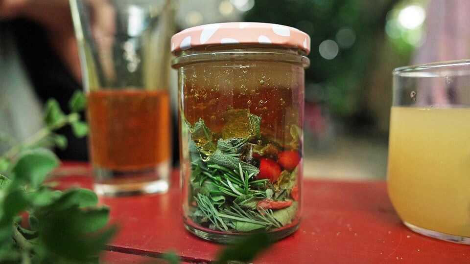 Rezept KräuterOxymel für die Erkältungszeit MDR.DE