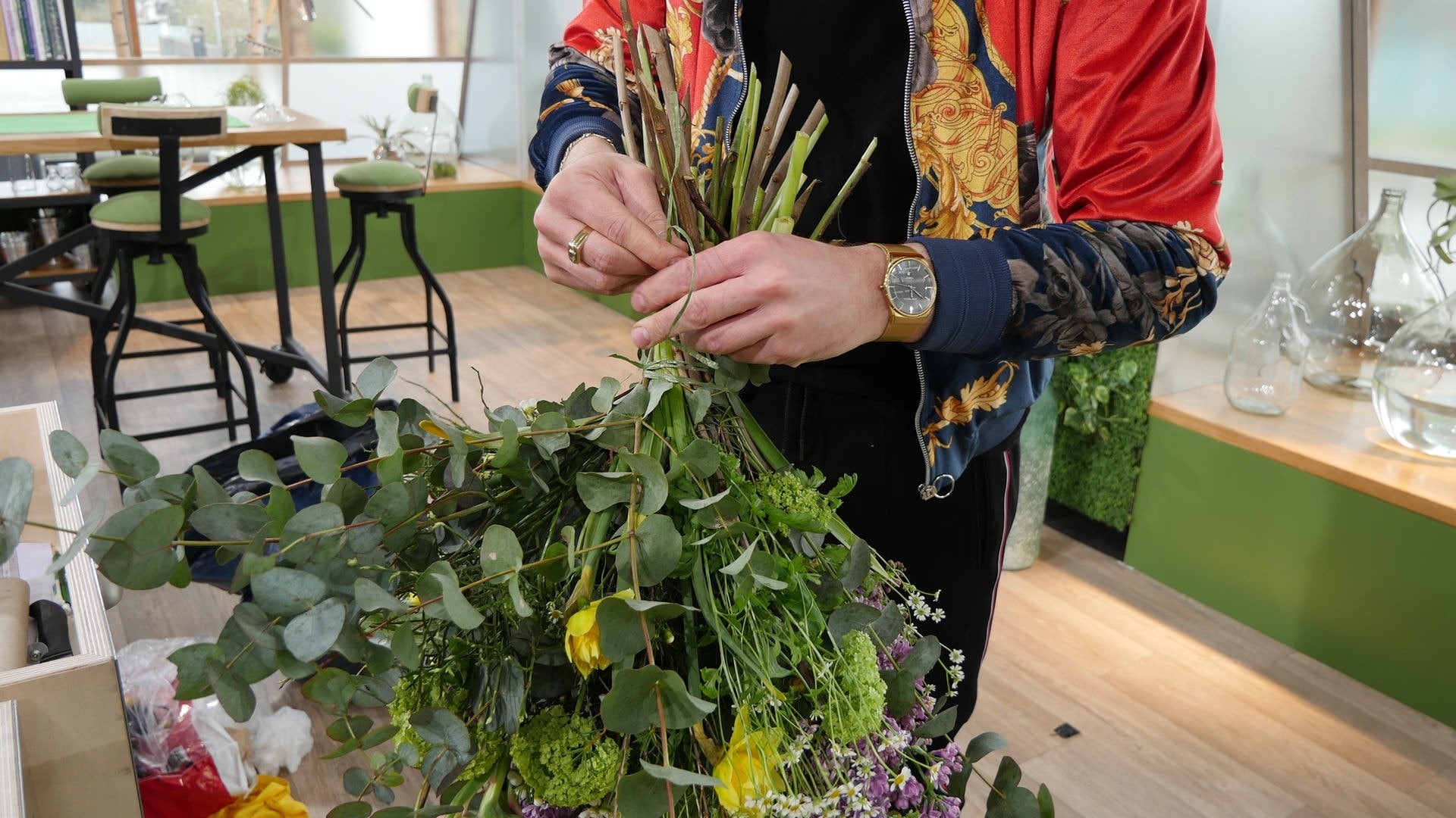 Floristik So entsteht ein Blumenstrauß für den Frühling MDR.DE