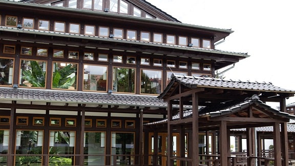 Der japanische Garten in Bad Langensalza. Ein Gebäude im japanischen Stil.  