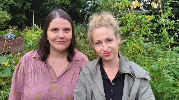 Antje Osterland und Maria Scholz im Stadtgarten Connewitz