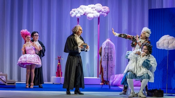 Szenenfoto des Barbier von Sevilla am Mittelsächsischen Theater in Freiberg (Premiere war am 25. November 2023)