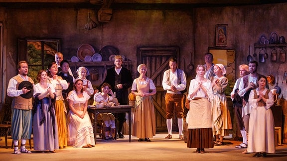 Szenenfotos der Uraufführung im Erzgebirgetheater Annaberg-Buchholz.