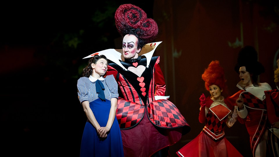 Review: “Alice in Wonderland” at Dresden State Operetta