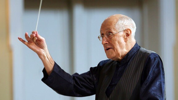 Mstislaw Leopoldowitsch Rostropowitsch, dirigierend, 2007