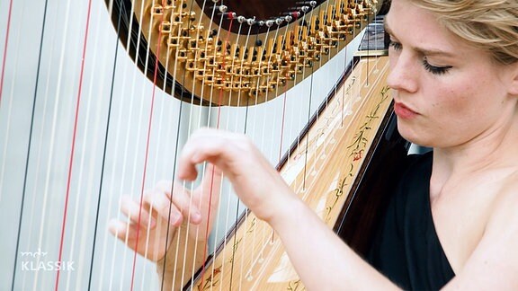 Harfenistin Magdalena Hoffmann