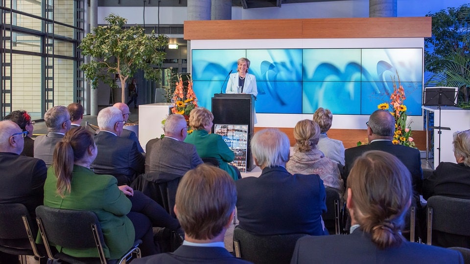 MDR-Rundfunk- und Verwaltungsrat verabschieden und würdigen Intendantin ...