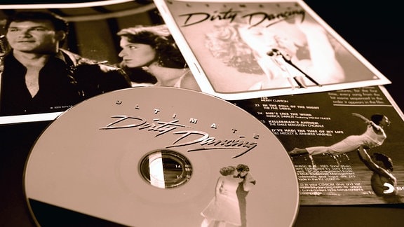 CD und Artwork des Ostens von DIRTY DANCING. 1987er Film von Emile Ardolino mit Patrick Swayze und Jennifer Gray in den Hauptrollen, Oscar für den besten Song 1988
