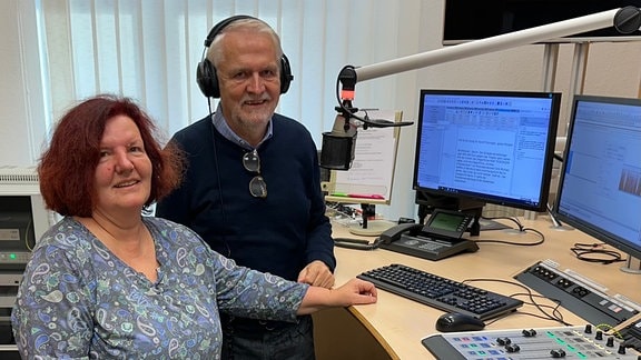 Reporterin Claudia Götze mit Programmmacher Arnold Metz im Studio Heiligenstadt