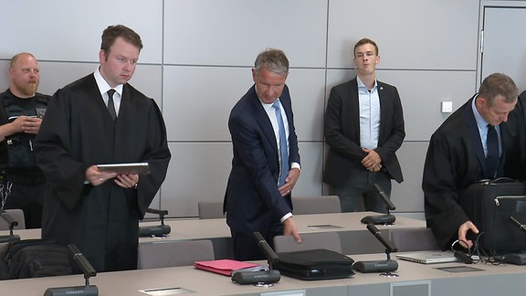 Björn Höcke in einer Gerichtsversammlung