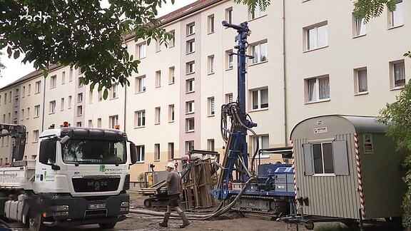 Erdbohrarbeiten vor Leipziger Wohnhaus
