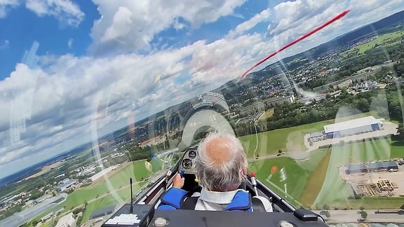 Blick in ein Flugzeug Cockpit