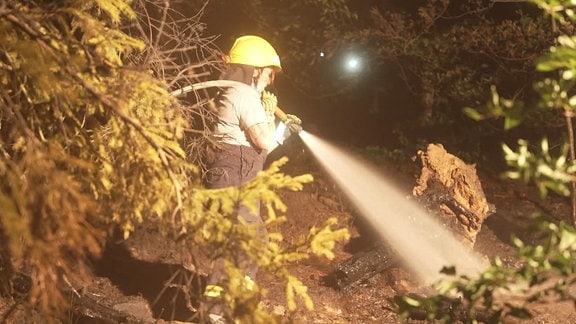 Feuerwehr bei Löscharbeiten