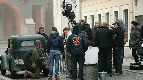 Auf dem Untermarkt der sächsischen Stadt Görlitz werden bei Nebel die letzten Szenen für den Film "Inglourious Basterds" abgedreht. 