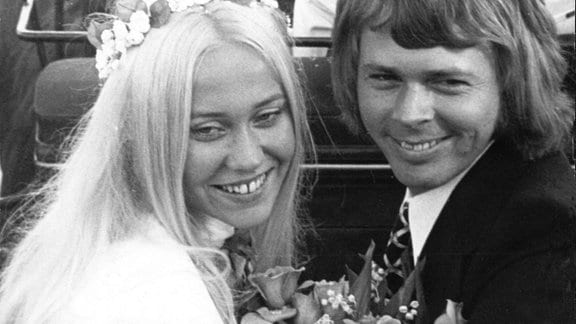 Agnetha Faltskog und Bjorn Ulvaeus bei ihrer Hochzeit.