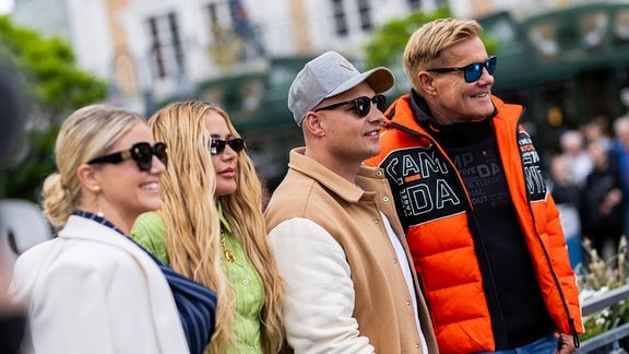 Die DSDS-Juroren Beatrice Egli (l-r), Loredana, Pietro Lombardi und Dieter Bohlen stehen im Europa-Park.