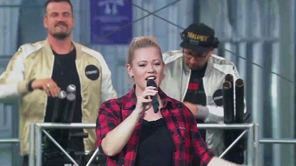 Stereoact & Lena Marie Engel während eines Auftritts