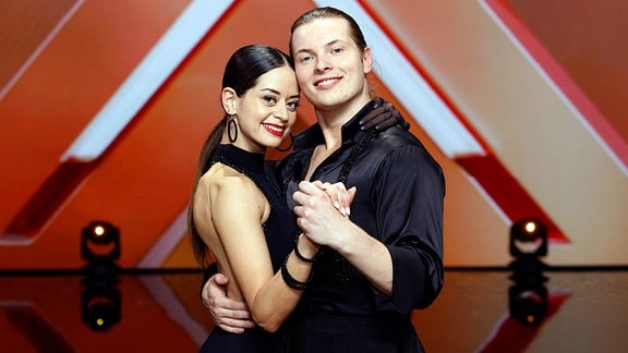 Sänger Gabriel Kelly und Tänzerin Malika Dzumaev in der fünften Live-Show bei der 17. Staffel der RTL-Tanzshow Let s Dance