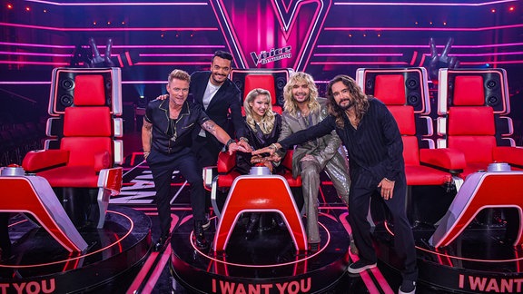 Ronan Keating (l-r), Giovanni Zarrella, Shirin David, Bill Kaulitz und Tom Kaulitz sind die Jury bei der 13. Staffel von The Voice of Germany. 