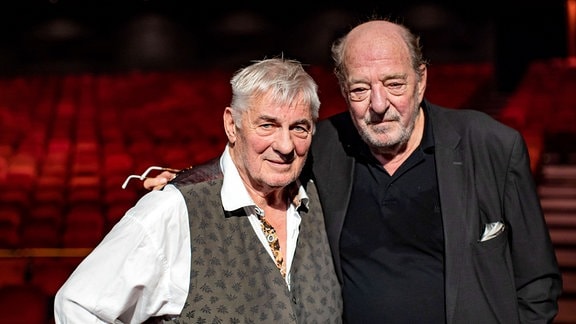 Heinz Hoenig und Ralph Siegel im Theater am Marientor in Duisburg 2023.