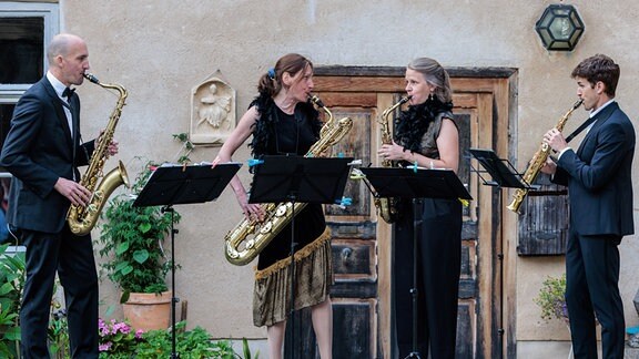 clair-obscur Saxophonquartett beim Konzert im Schlosshof in Bedheim