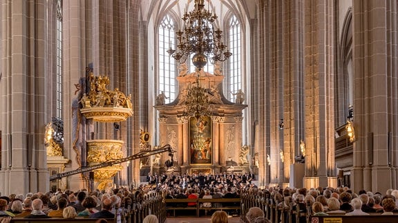 Innenraum der Görlitzer Kirche St. Peter und Paul beim Eröffnungskonzert des MDR-Musiksommers 2019