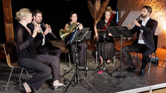 Im Schloss Kannawurf gastierte der MDR-Musiksommer, hier das Acelga Quintett auf der Bühne