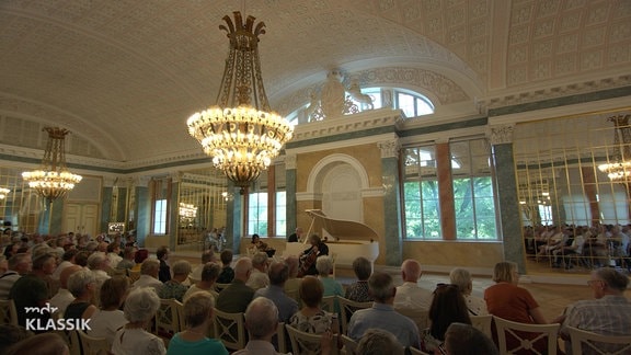 Klaviertrio TaSte-Re beim MDR-Musiksommer im Spiegelsaal des Schlosses in Köthen